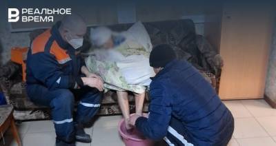 В пять утра на обочине трассы М-7 в Татарстане спасли замерзшую бабушку