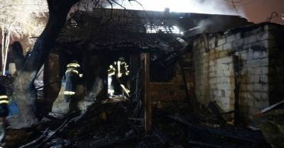 В Днепре из-за пожара в доме погибли три человека (ФОТО, ВИДЕО)
