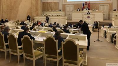 Ограничения по COVID-19 в Петербурге предложили продлить на 2021 год