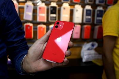 Каждый второй iPhone 12 в России покупают жители Свердловской области