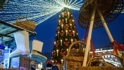 На Рождественской ярмарке в Петербурге запретили использовать уличные столики