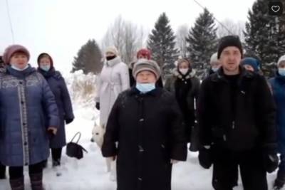 Жители села в Ярославской области просят Путина включить им воду