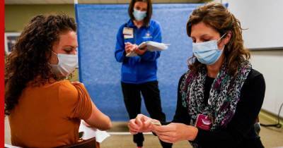 Мясников усомнился в эффективности массовой вакцинации от коронавируса