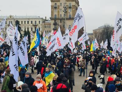 Медики начали свой протест на Майдане