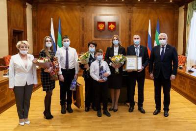 Глава Коми поздравил семью Тыриных из Усть-Вымского района с победой на всероссийском конкурсе