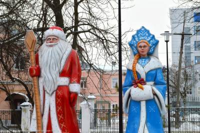 В парке в центре Рязани установили новогодние арт-объекты