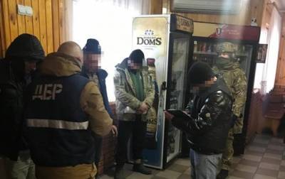 Троих пограничников задержали на контрабанде сигарет на 12 млн гривен