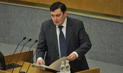 Госдума приняла законопроект о наказании чиновников за оскорбление граждан