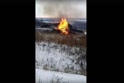 «Выжигать все»: в Нижегородской области священники сожгли старинный православный храм