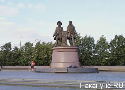 Верховный суд отправил на пересмотр дело о разрешении использовать изображение памятника Татищеву и де Генину - nakanune.ru