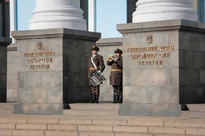 Чиновники ВСУ наживались на захоронениях воинов из Донбасса: заявление Минобороны