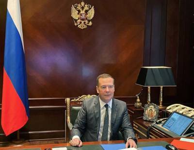 Медведев обвинил в бедах России разнотык