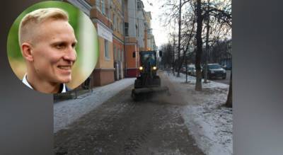 "Так и будете отмалчиваться?": в Ярославле дорожные службы разгребают песок вместо снега