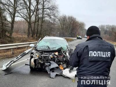На Черниговщине водитель вылетел на встречную, много жертв: жуткие фото и видео