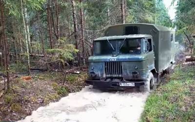 Посмотрите, что может «шишига» — армейский ГАЗ-66 на бездорожье