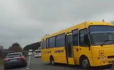 Кабмин планирует закупить школьные автобусы на 450 млн гривен, - Шмыгаль