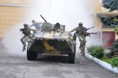 Во Львов ворвалась военная техника, солдаты проверяют всех и каждого: названа причина