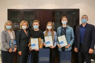 Мэр Сыктывкара поблагодарила троих студентов за спасение тонущих детей
