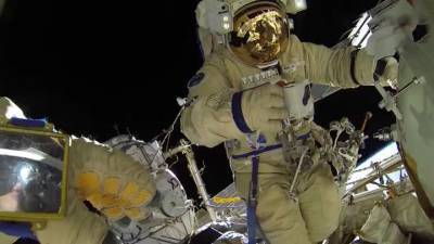 Кудь-Сверчков поделился видео выхода в открытый космос