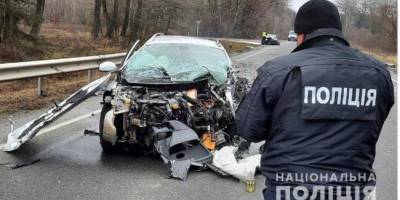 В Черниговской области столкнулись два автомобиля, трое погибших, четверо пострадавших