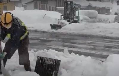 Мощный снегопад: часть страны накрыл погодный апокалипсис, фото и видео впечатляют