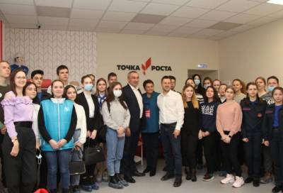 Молодежь и «асы» в профессиях: в Волховском районе состоялся первый профориентационный фестиваль
