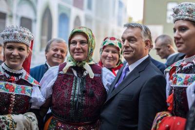 Пример заразителен: Венгрия сразу же после России отстояла «мать» и «отец»