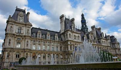 Мэрию Парижа оштрафовали на €90 тыс. за слишком большое число женщин-руководителей
