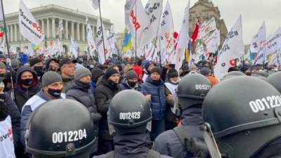 Протесты ФЛП на Майдане: активисты заявляют, что полиция пытается снести их кухню