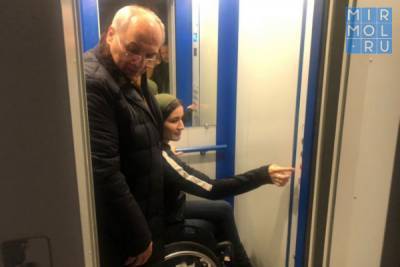 Глава Госжилинспекции Дагестана ускорил установку лифта в доме девушки-колясочницы