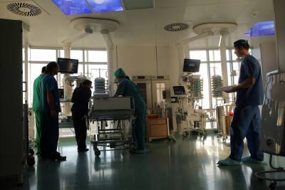 В Петербурге за сутки госпитализировали рекордное число пациентов