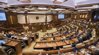 Парламент Молдавии одобрил законопроект о статусе русского языка
