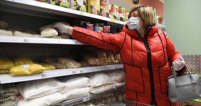 В России установили предельные цены на подсолнечное масло и сахар