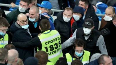 Видео: драка между фанатами произошла на матче «Зенит» — «Спартак»