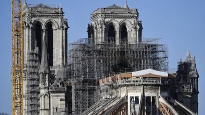 Петербургский завод восстановит сгоревшие часы собора Парижской Богоматери