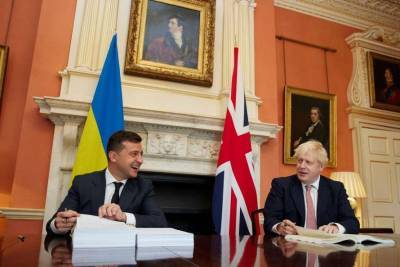 Кулеба пообещал украинцам упрощенные условия поездок в Великобританию