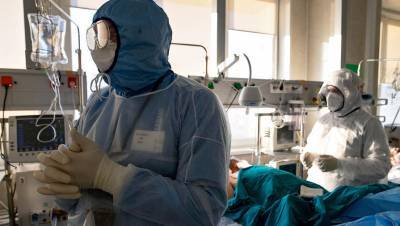 Работающие с коронавирусом медики получили больше 11 млрд рублей страховых выплат