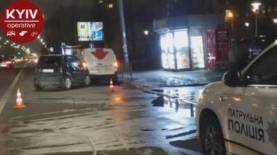 Забирал жену из больницы: в Киеве нетрезвый мужчина попал в жесткое ДТП – видео