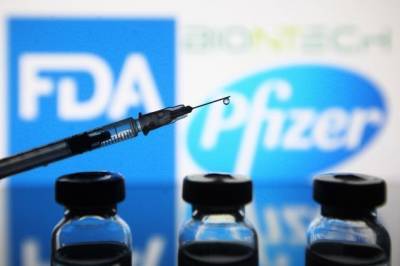 СМИ: в США вакцинированный Pfizer медработник попал в больницу