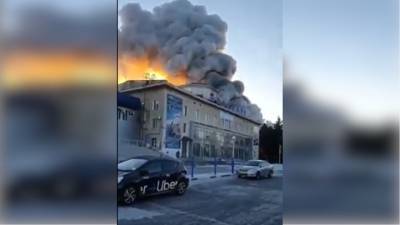 В Благовещенске загорелось здание аэропорта
