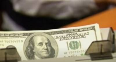 Гривна продолжает "валить" доллар: курс валют на 17 декабря