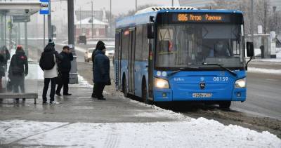 Москвичам рекомендовали пересесть на общественный транспорт