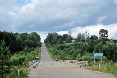 Мост на границе между Костромской и Кировской областями чуть не обвалился