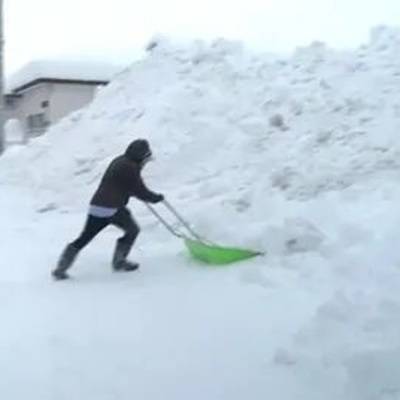 Снегопады парализовали жизнь в Японии