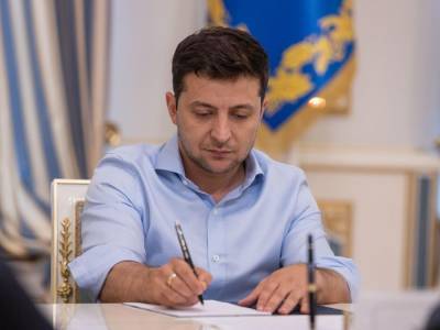 Зеленский попросил Раду допустить в Украину в 2021 году иностранных военных