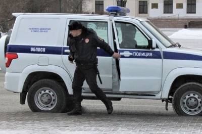 В Чечне неизвестные бросили взрывное устройство в сотрудников полиции