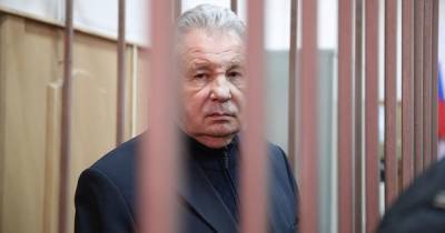 В суд поступила справка о болезни сердца экс-губернатора Ишаева