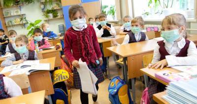 Большинство латвийцев против масок для младшеклассников