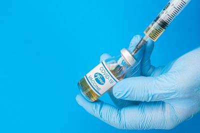 Во флаконах Pfizer найдены дополнительные дозы вакцины