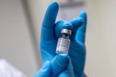 NYT: в США у второго медработника проявилась аллергия на вакцину Pfizer